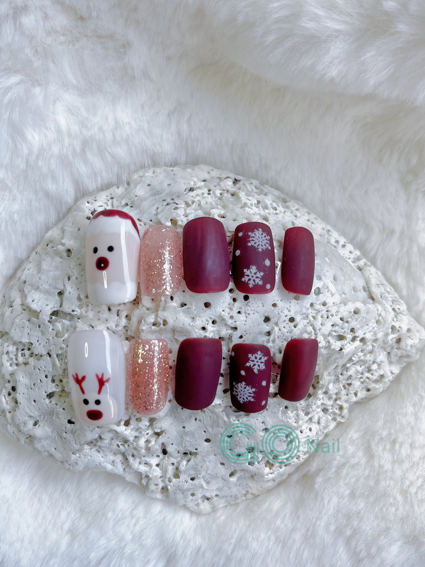 Santa press on nails