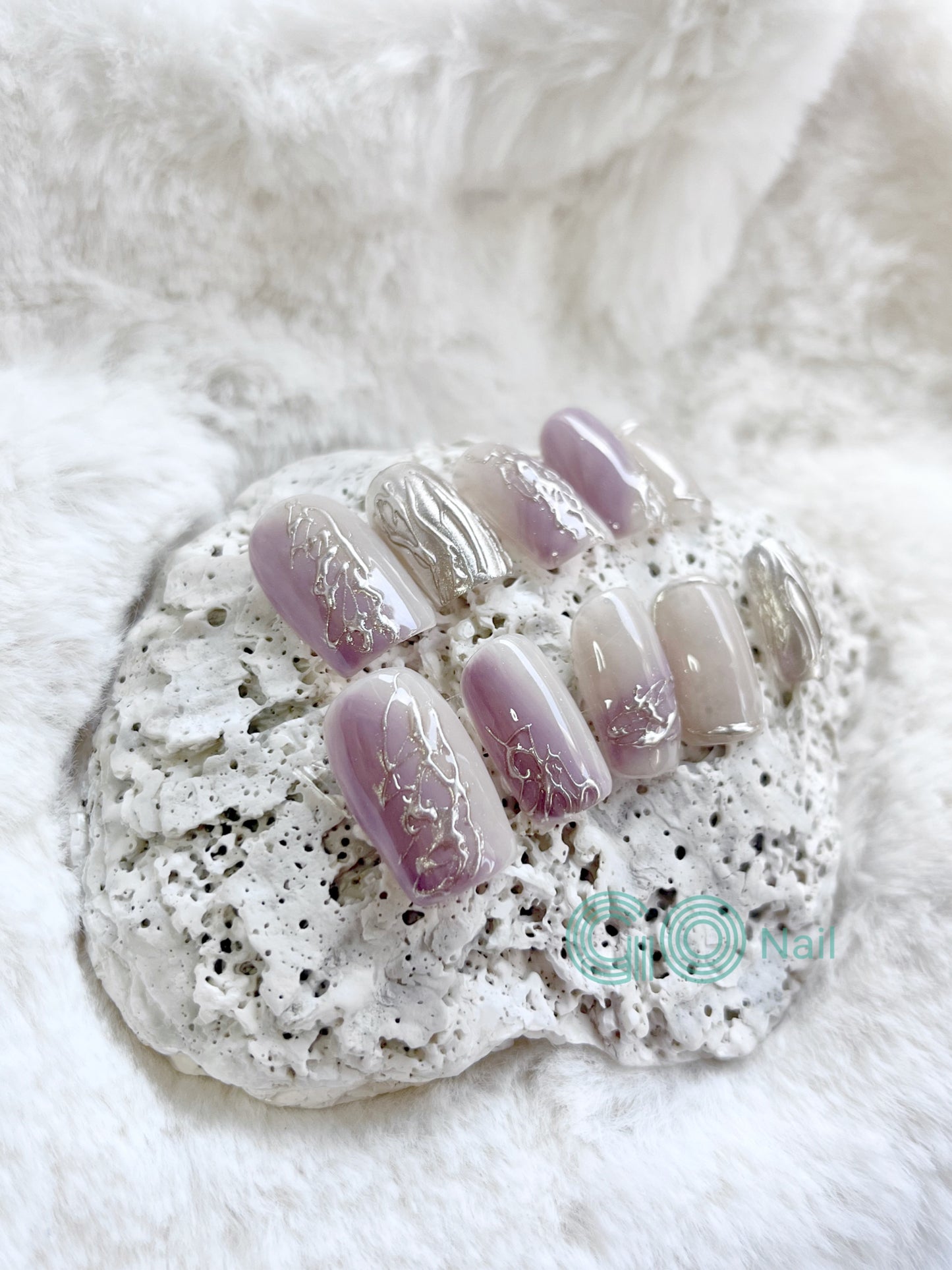 Gold flash press on nails