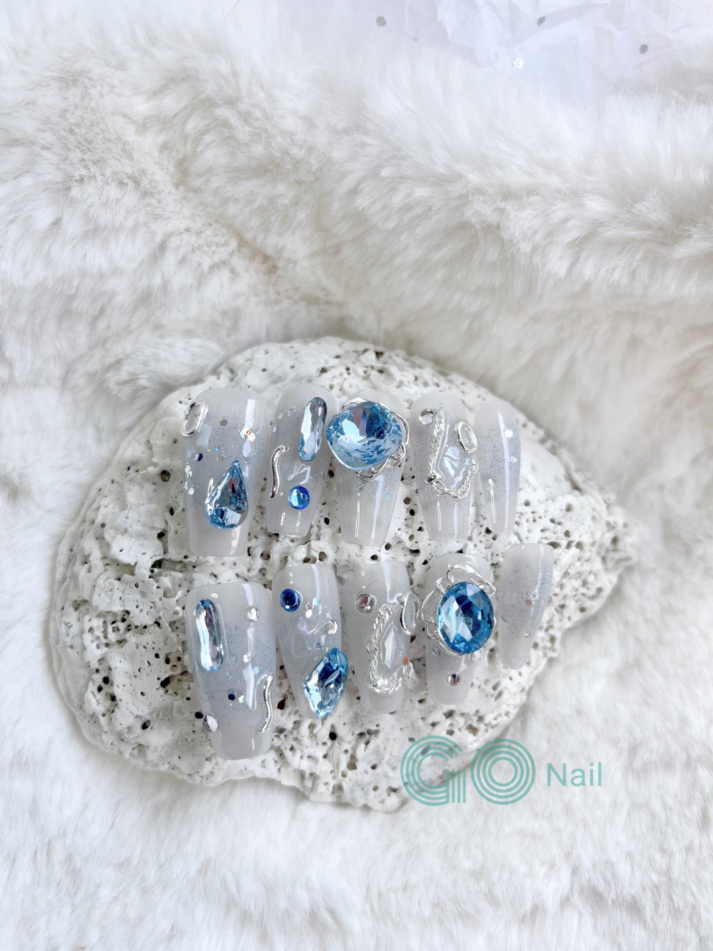 Blue sea treasure press on nails