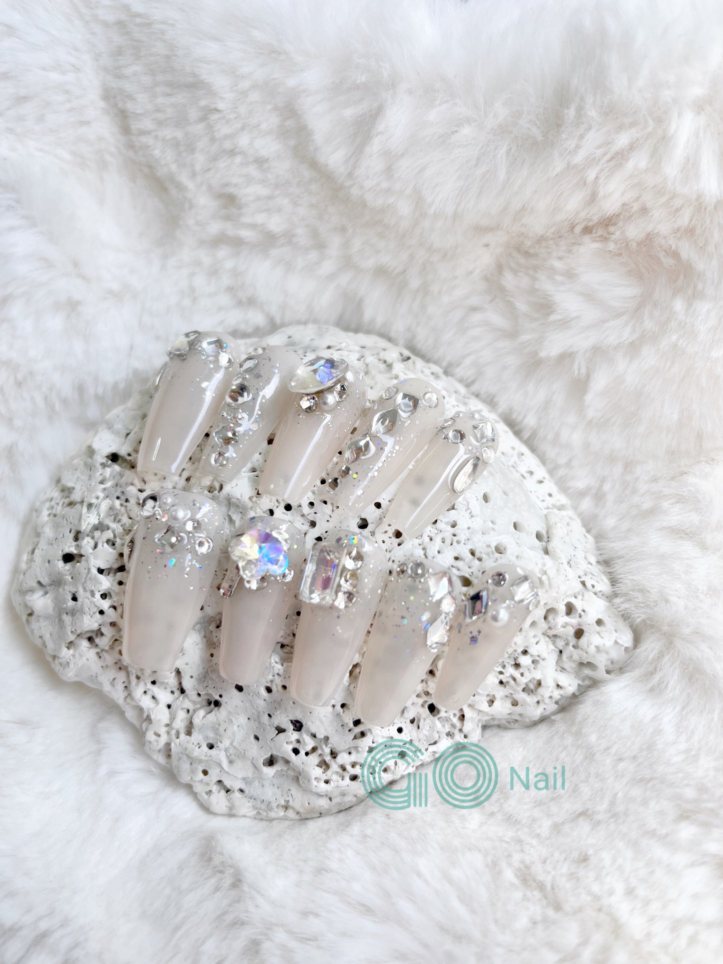 Bow tie with crystal  press on nails