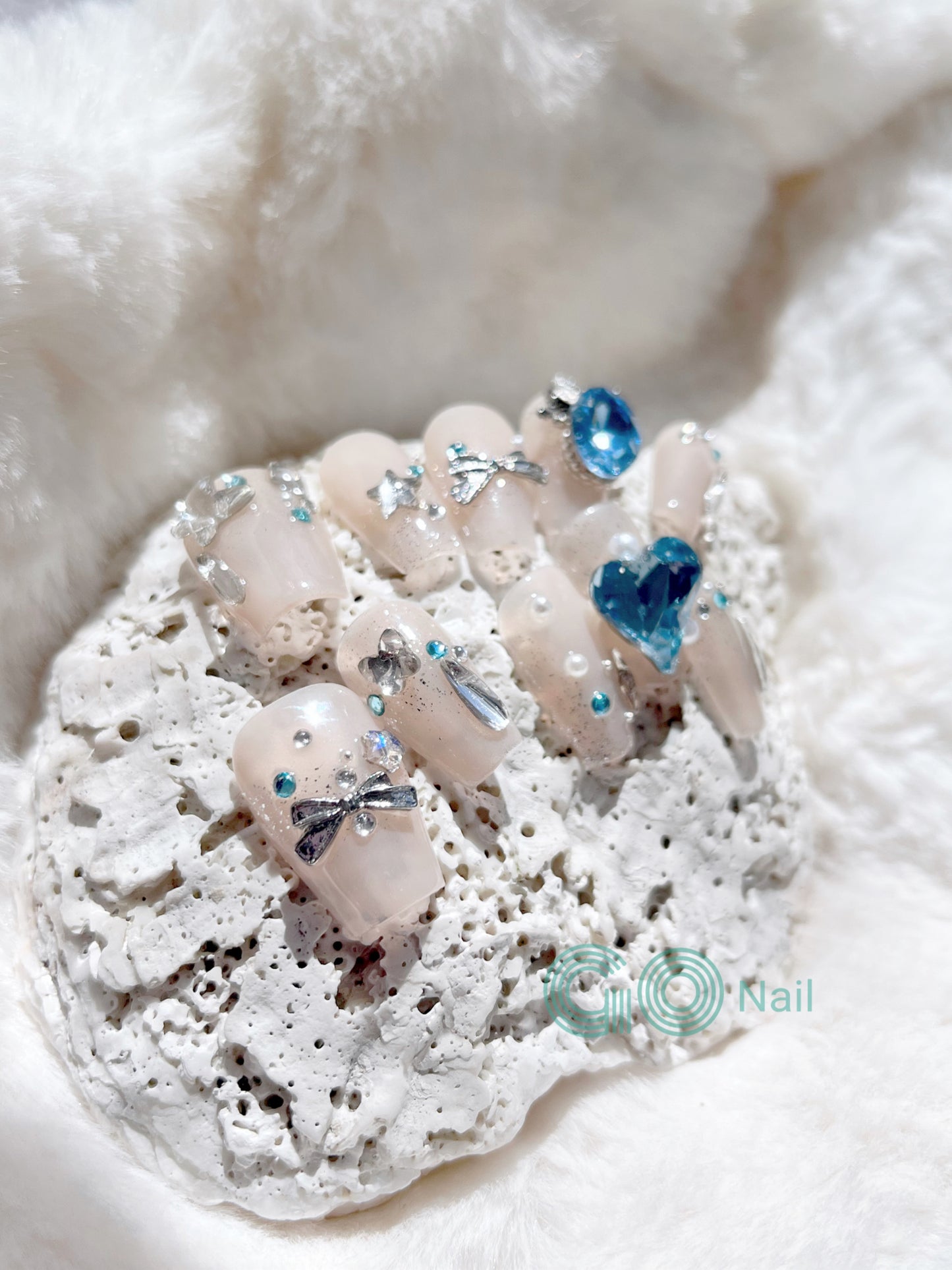 Blue sky crystal short press on nails